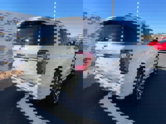 Certified 2021 Ford Expedition Platinum image 3