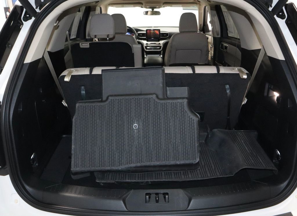 Certified 2023 Ford Explorer XLT w/ Equipment Group 202A AWD/4WD image 14