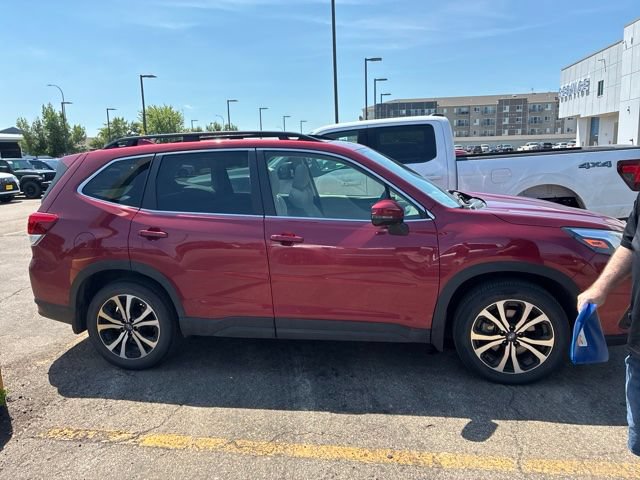 Used 2022 Subaru Forester Limited AWD/4WD image 8