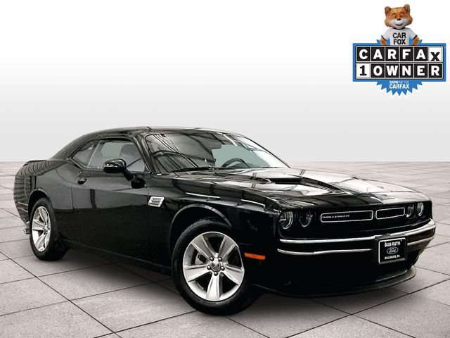 Used 2023 Dodge Challenger SXT w/ Cold Weather Group RWD image 2