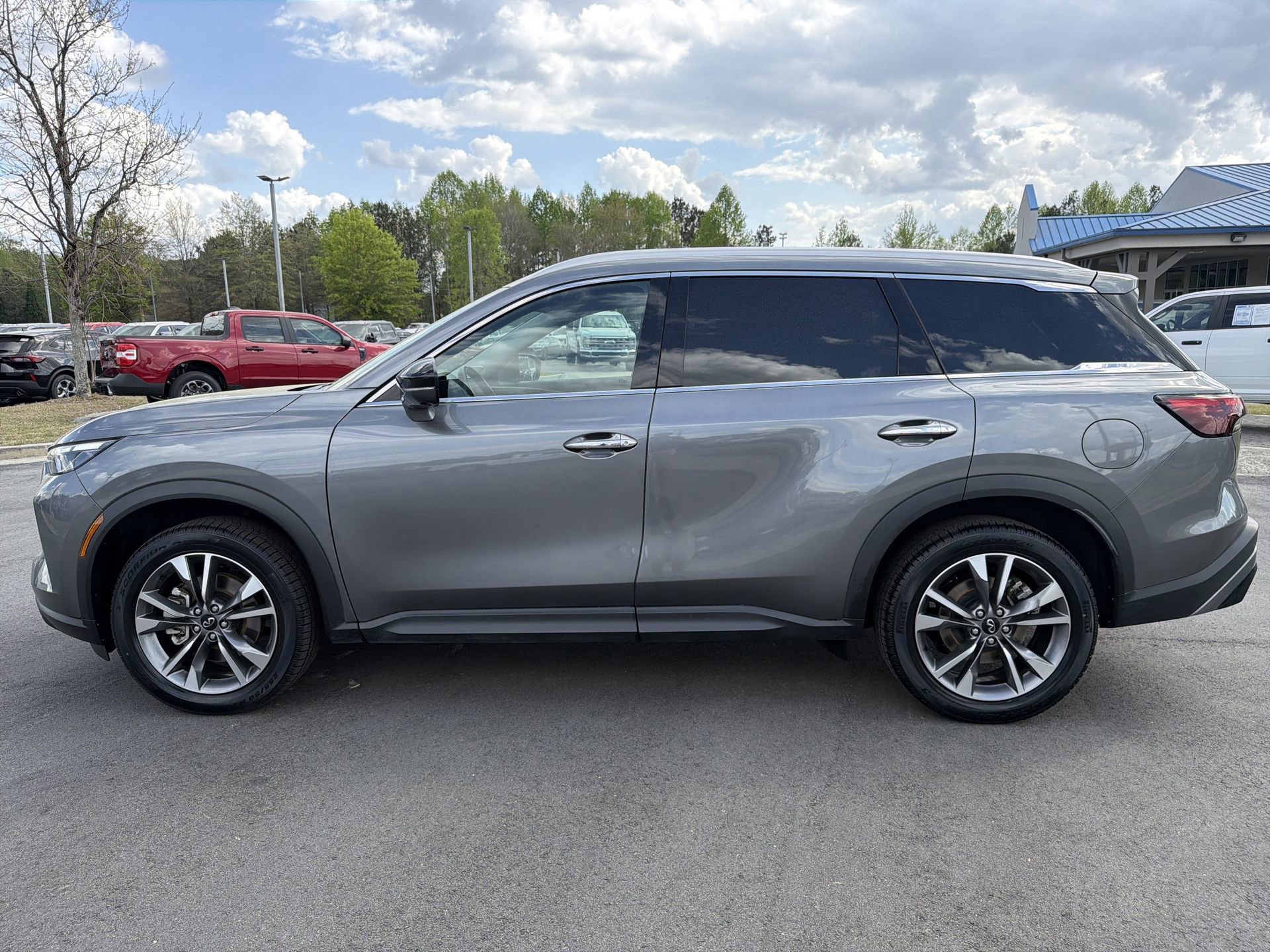 Used 2023 INFINITI QX60 Luxe w/ Performance Audio Package image 6