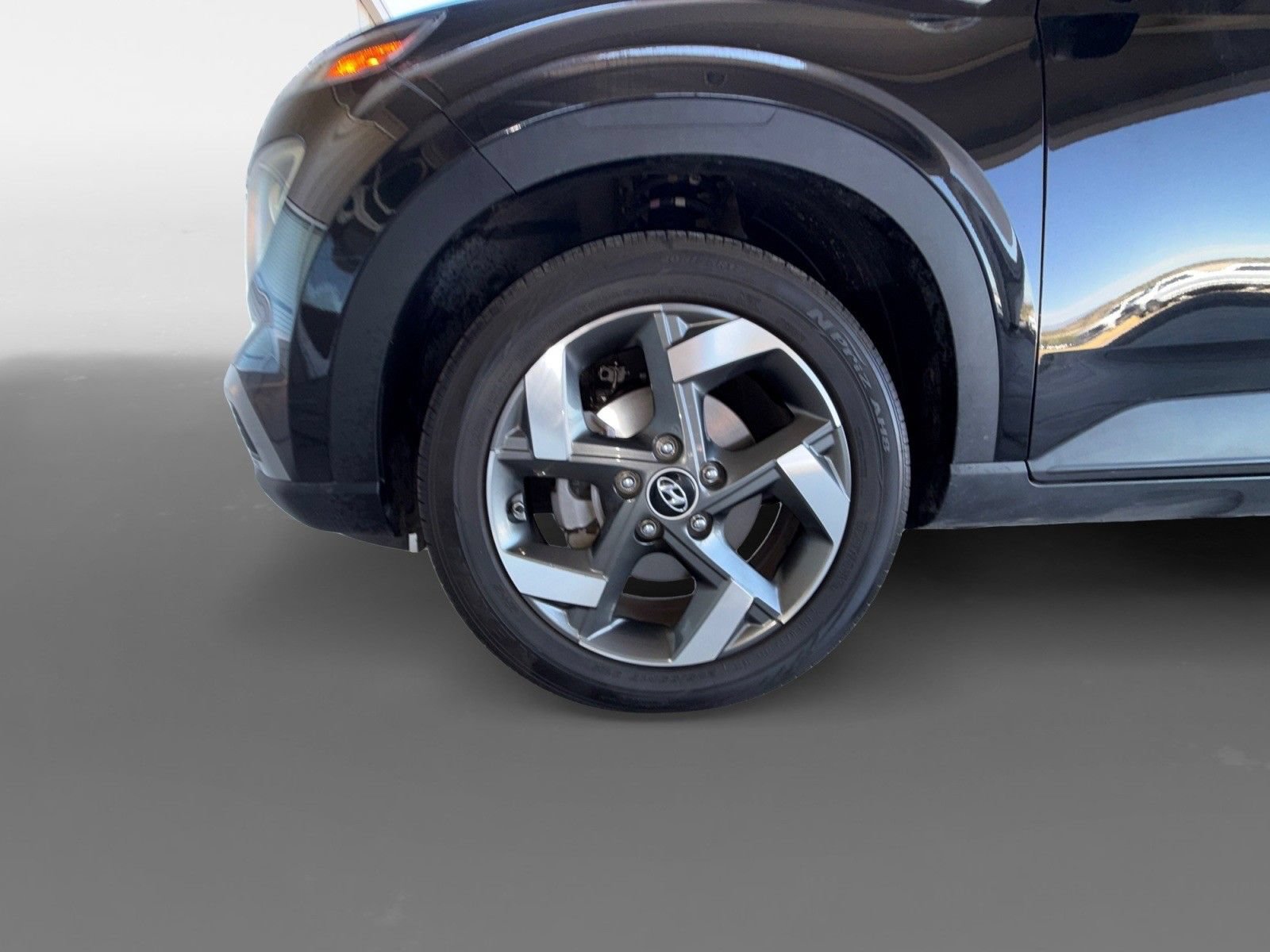 Used 2024 Hyundai Venue SEL FWD image 20