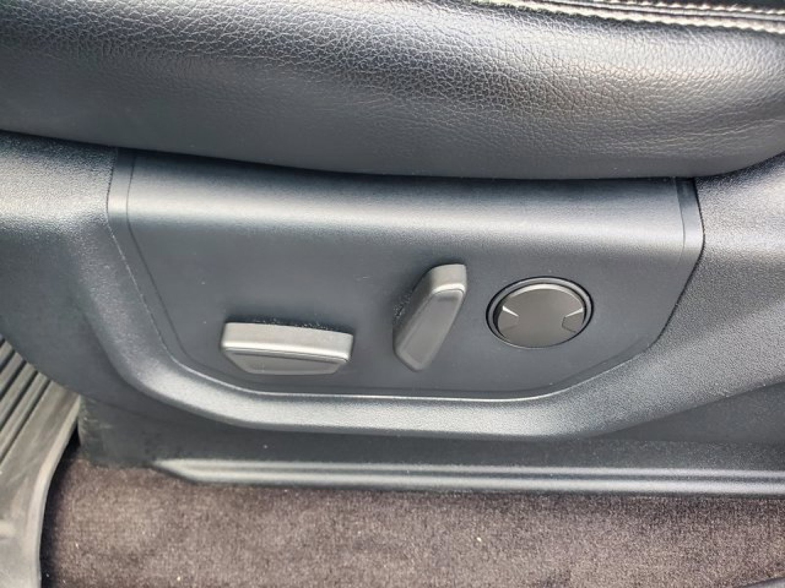 Certified 2020 Ford F150 Lariat image 11