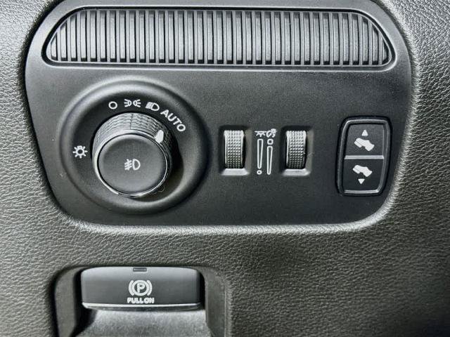 Used 2023 Jeep Wagoneer Series II RWD image 26