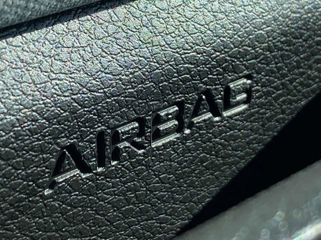 Used 2025 Jeep Wrangler Willys image 34