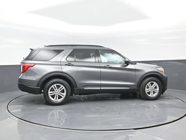 Certified 2023 Ford Explorer XLT AWD/4WD image 3