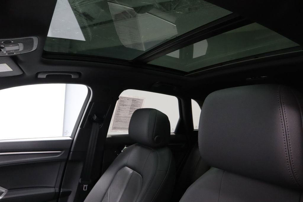 Used 2024 Audi Q3 2.0T Premium AWD/4WD image 35