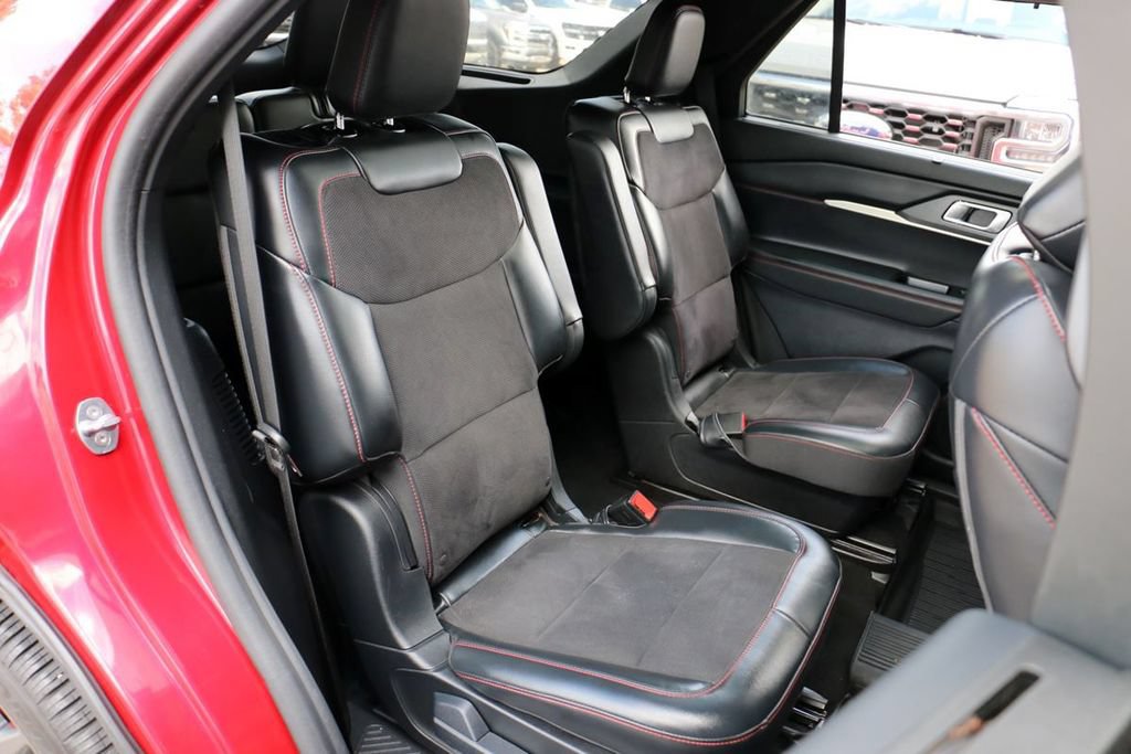 Certified 2025 Ford Explorer ST AWD/4WD image 34