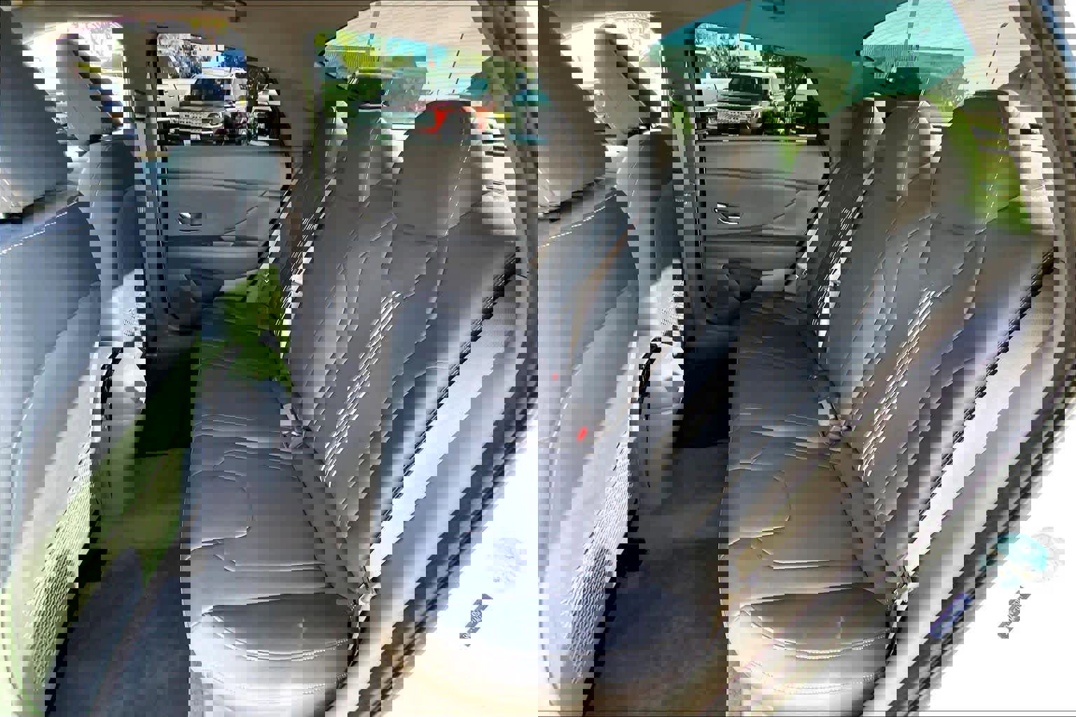 Used 2022 Hyundai Elantra SEL w/ Cargo Package image 18