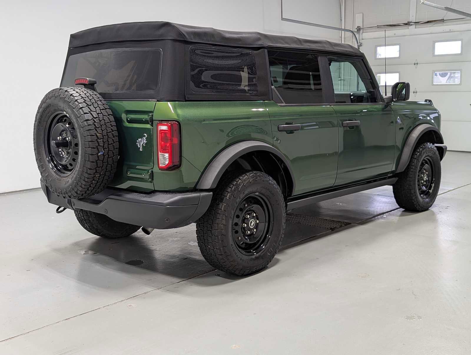 Certified 2023 Ford Bronco Black Diamond image 6