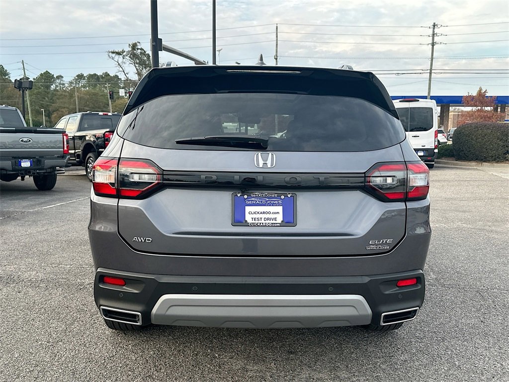 Used 2025 Honda Pilot Elite image 3