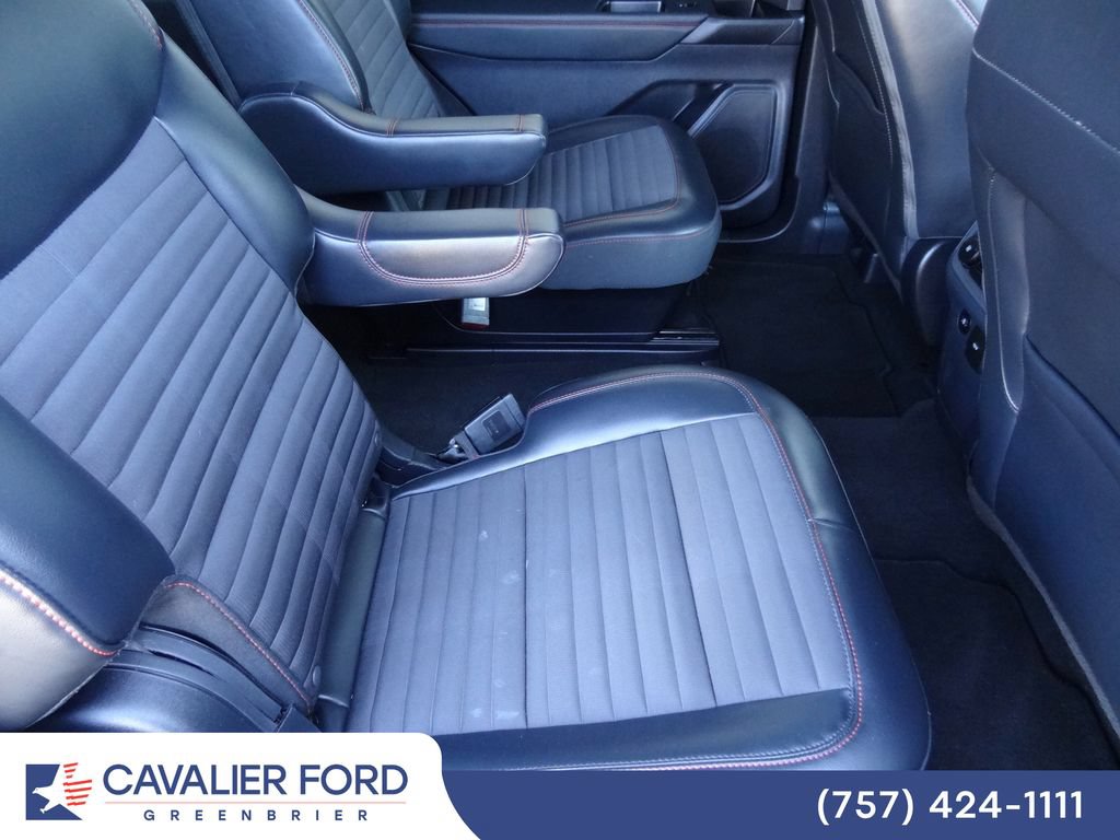 Certified 2025 Ford Explorer ST-Line AWD/4WD image 12