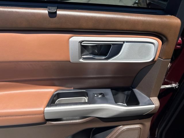 Certified 2022 Ford Explorer King Ranch w/ Class IV Trailer Tow Package AWD/4WD image 14