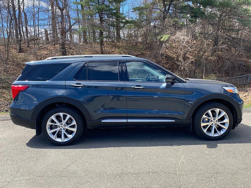 Certified 2023 Ford Explorer Platinum w/ Technology Package AWD/4WD image 6