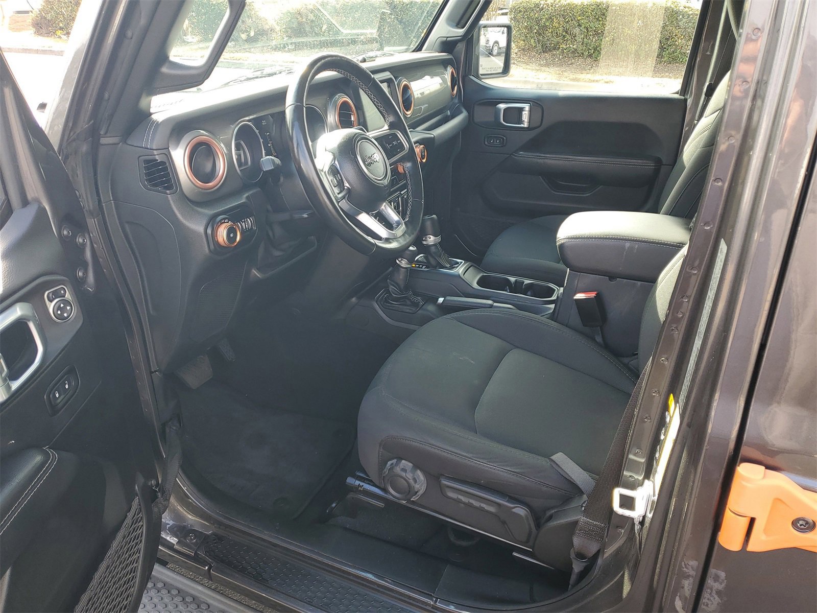 Used 2022 Jeep Wrangler Unlimited Sahara w/ Cold Weather Group image 15