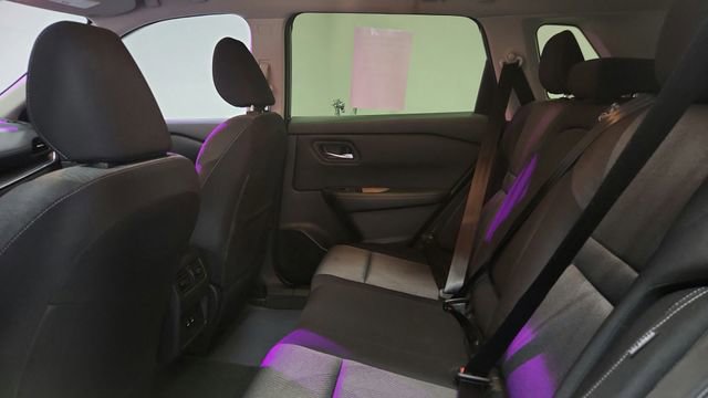 Used 2024 Nissan Rogue SV AWD/4WD image 18
