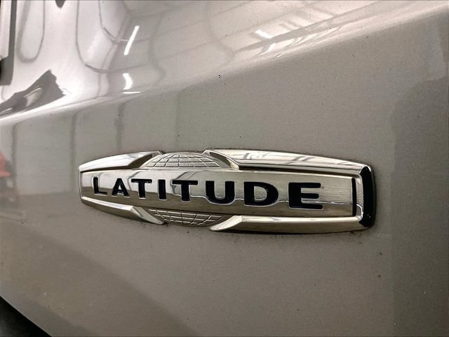 Used 2021 Jeep Renegade Latitude w/ Convenience Group AWD/4WD image 13