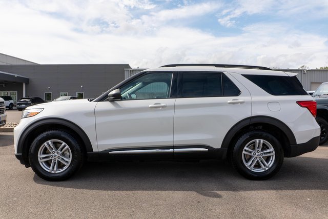 Certified 2023 Ford Explorer XLT w/ Class IV Trailer Tow Package AWD/4WD image 9