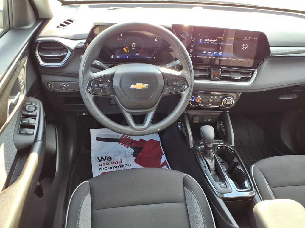 Used 2024 Chevrolet TrailBlazer LT FWD image 9