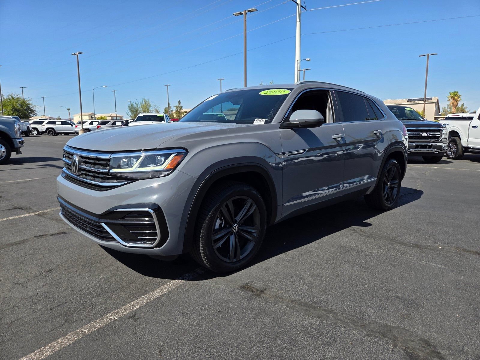 Used 2022 Volkswagen Atlas Cross Sport SEL R-Line AWD/4WD image 2