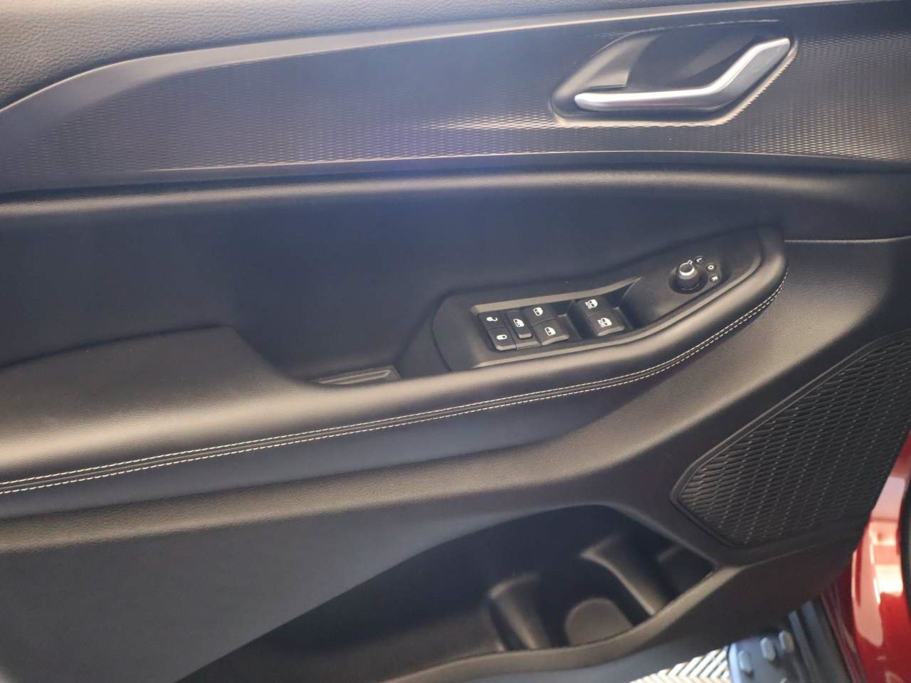 Used 2025 Jeep Grand Cherokee L Laredo AWD/4WD image 18