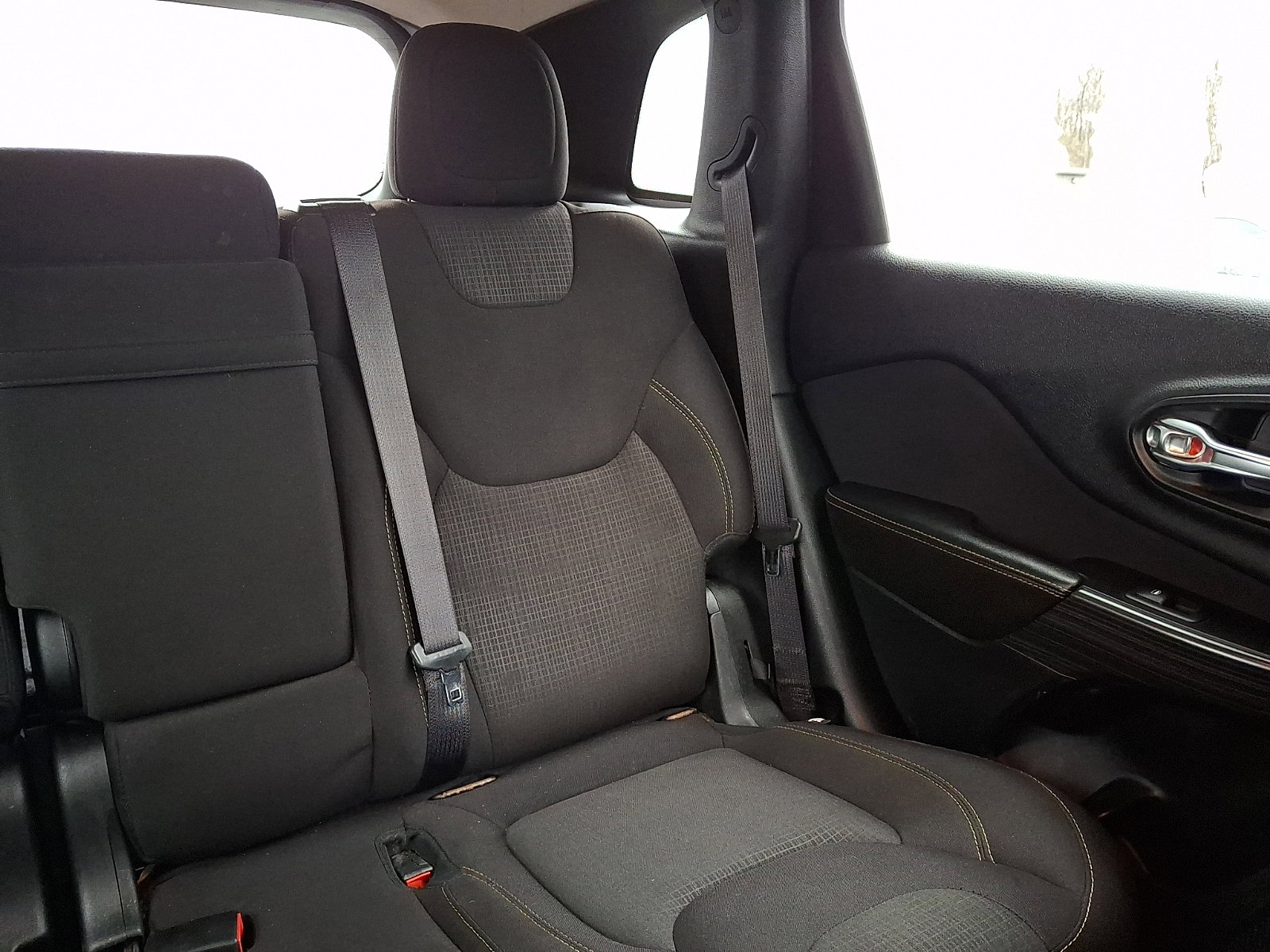 Used 2017 Jeep Cherokee Latitude w/ Cold Weather Group image 20