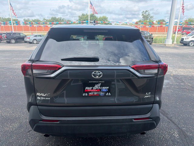 Used 2025 Toyota RAV4 LE AWD/4WD image 3