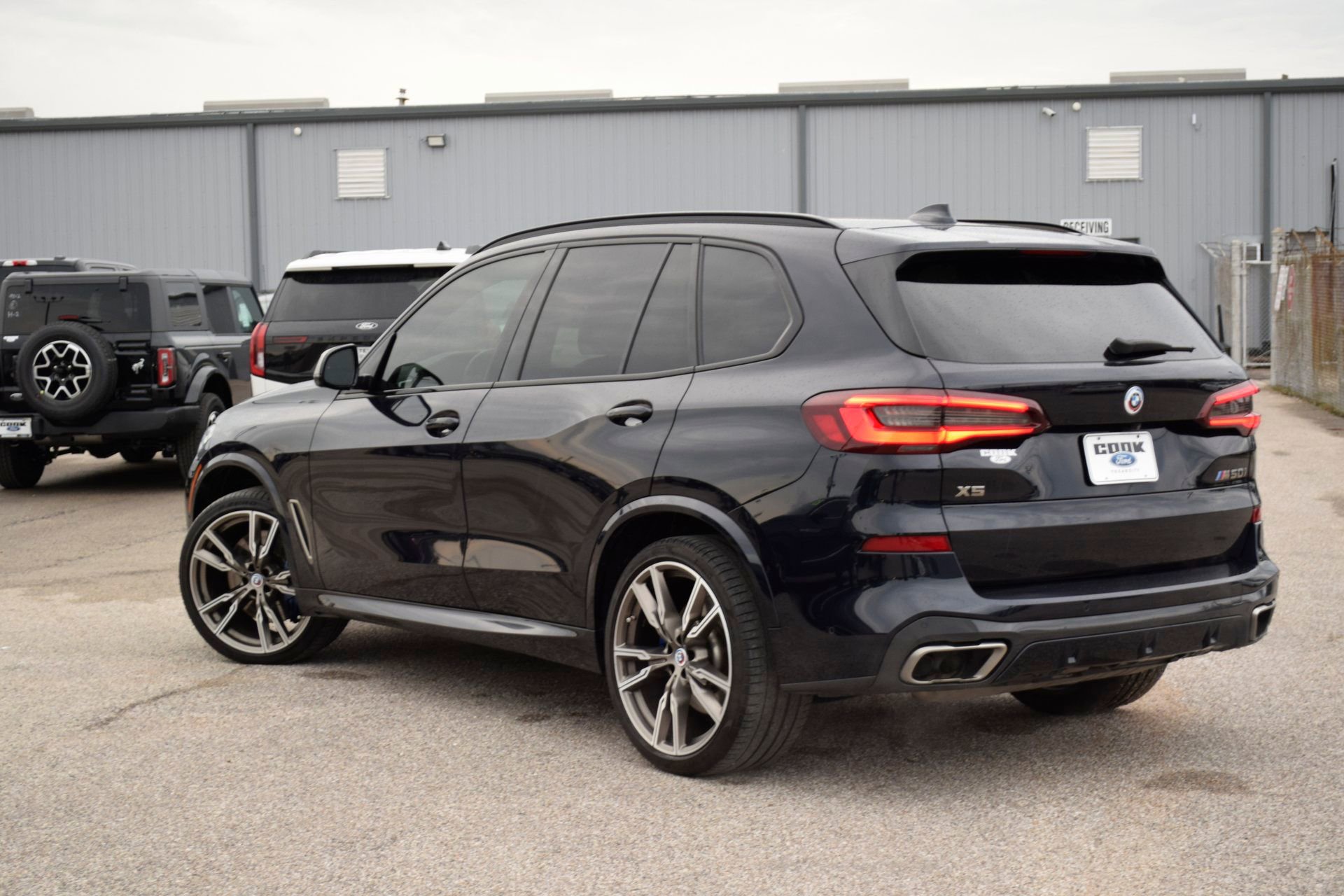 Used 2022 BMW X5 M50i w/ Executive Package image 9