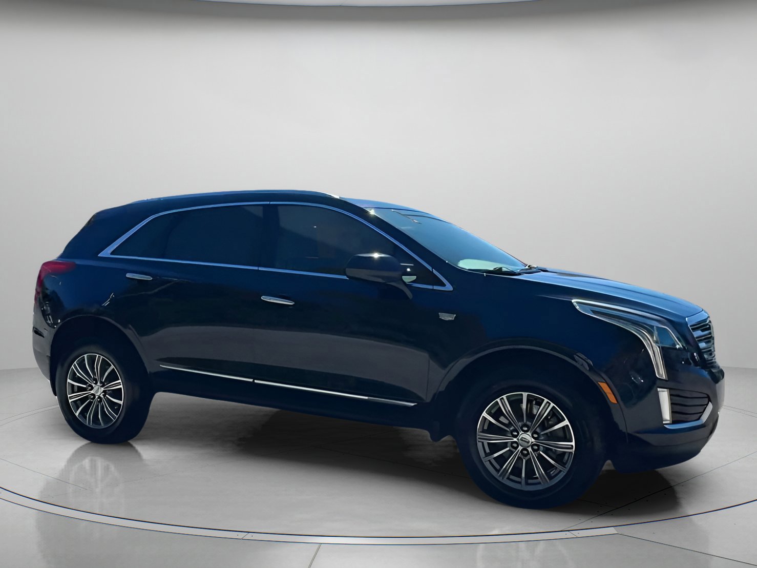Used 2017 Cadillac XT5 Luxury w/ Driver Awareness Package image 30