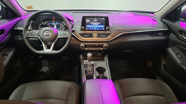 Used 2025 Nissan Altima 2.5 SV FWD image 17
