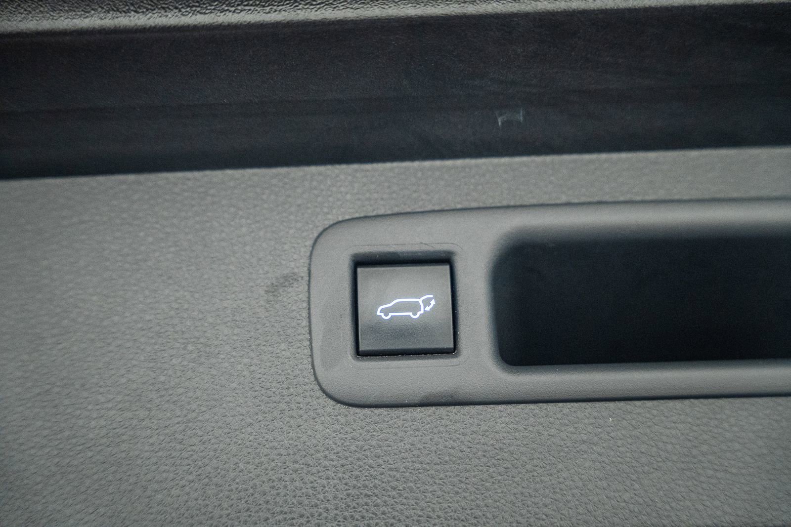 Used 2021 Toyota Highlander Platinum AWD/4WD image 11