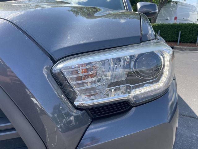 Used 2020 Toyota Tacoma TRD Sport w/ TRD Premium Sport Package AWD/4WD image 40