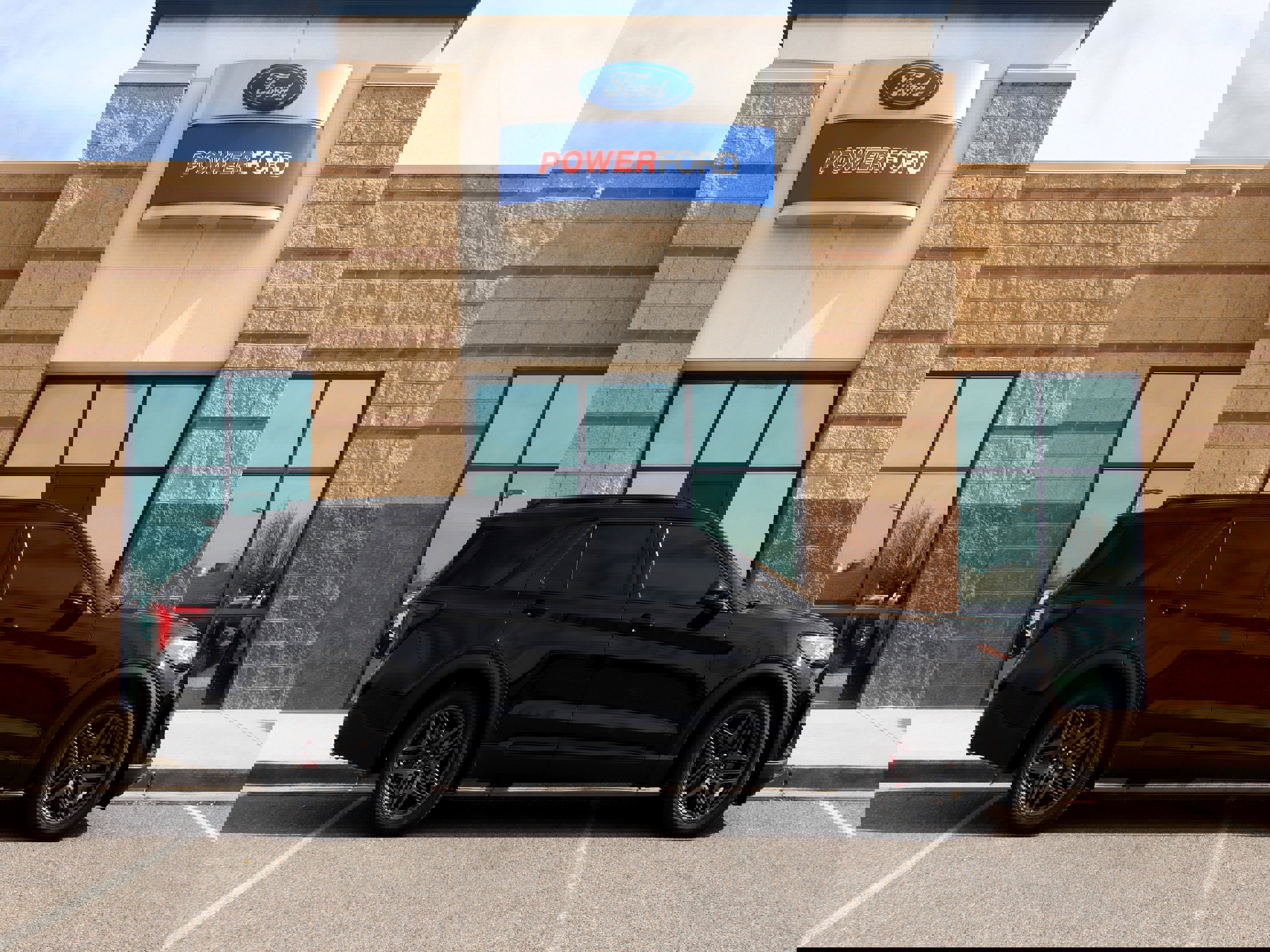 Certified 2025 Ford Explorer ST w/ Sun And Sound Package image 6