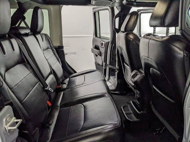 Used 2023 Jeep Wrangler Unlimited Sahara AWD/4WD image 19