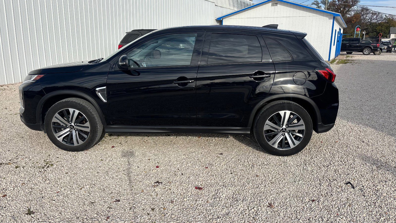Used 2024 Mitsubishi Outlander Sport SE image 2