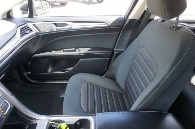 Certified 2020 Ford Fusion SE image 29