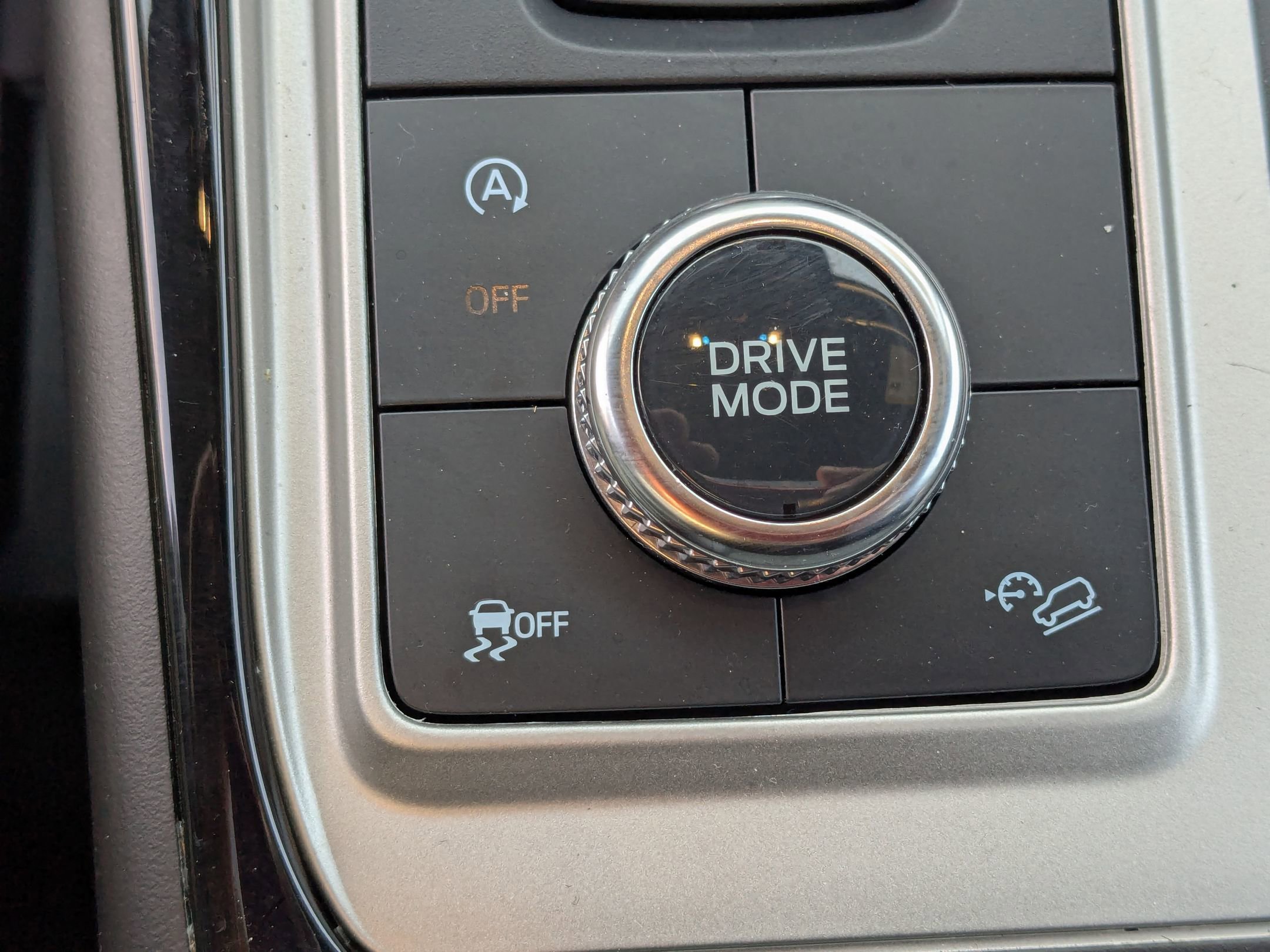 Certified 2024 Ford Explorer ST w/ Equipment Group 401A image 31