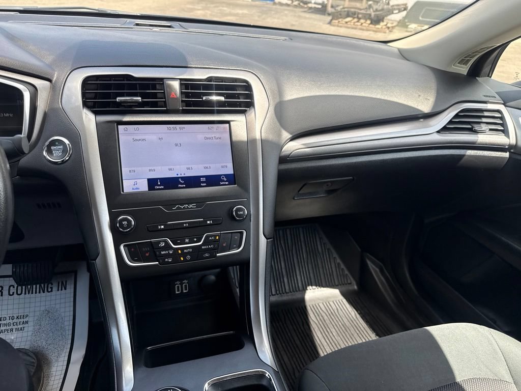 Certified 2020 Ford Fusion SE AWD/4WD image 32