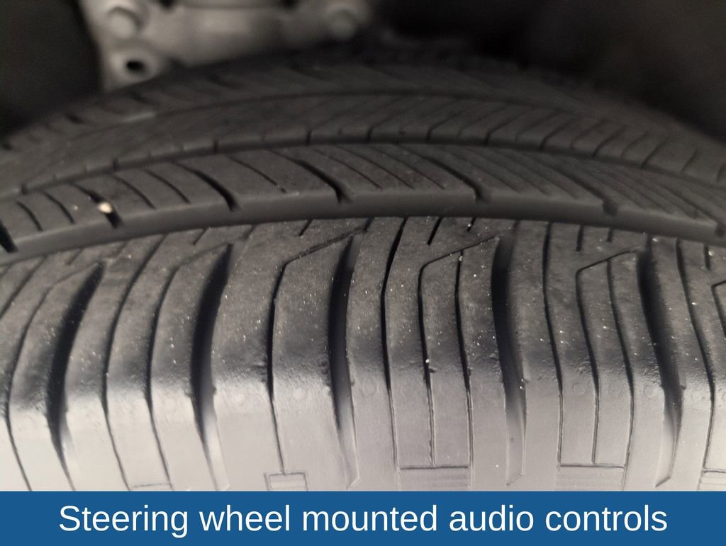 Certified 2024 Ford Explorer XLT w/ Equipment Group 202A RWD image 19