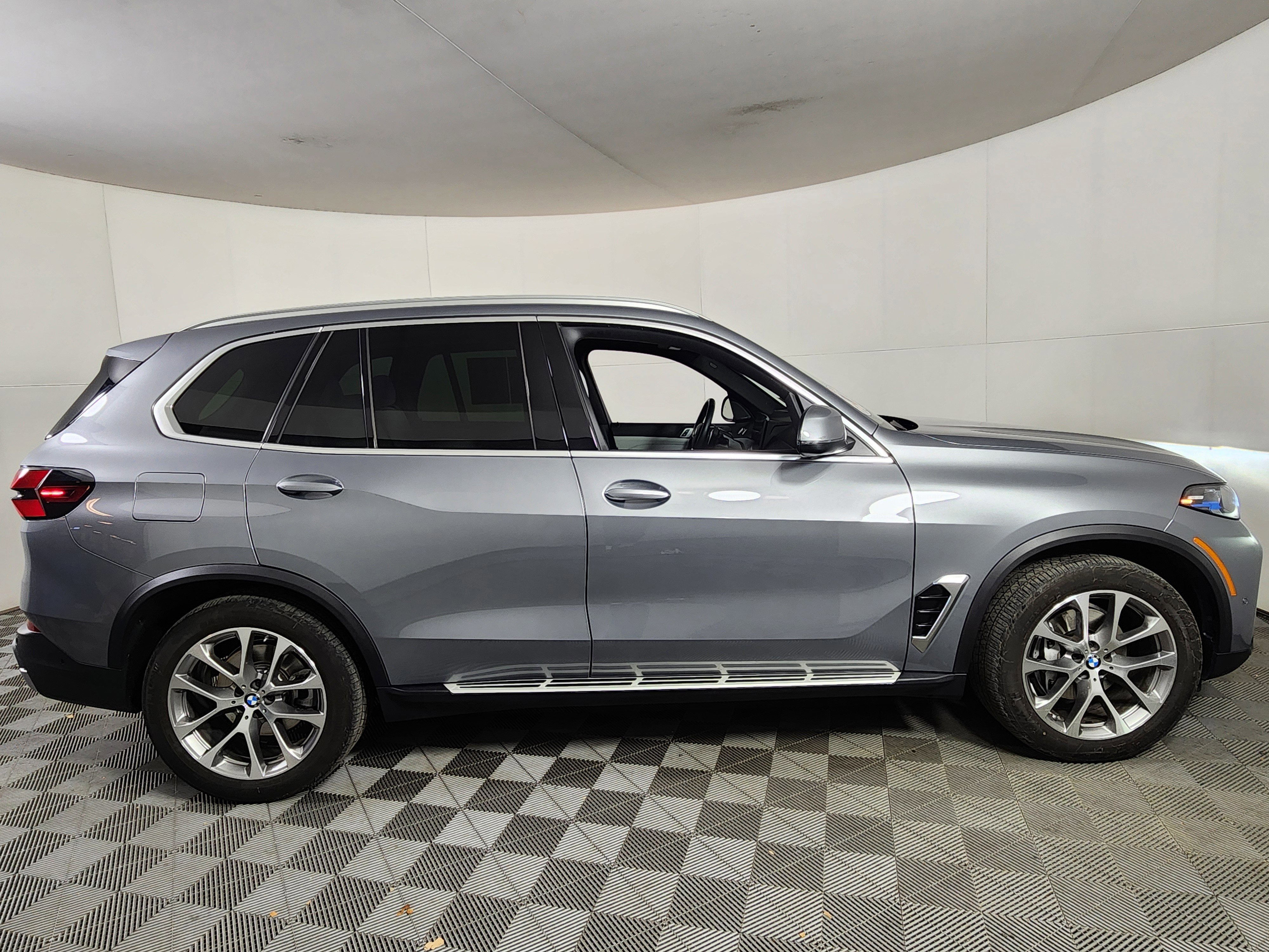 Used 2025 BMW X5 xDrive40i image 6