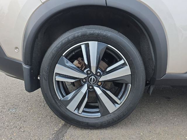 Used 2023 Nissan Rogue Platinum w/ Platinum Premium Package AWD/4WD image 12