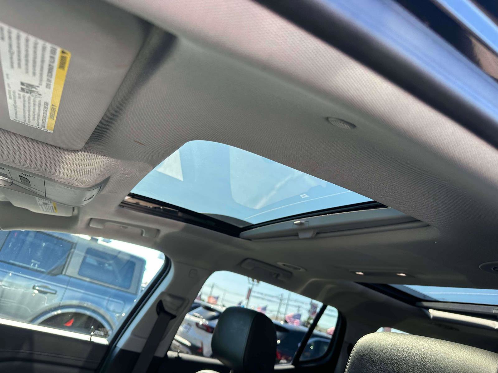 Used 2022 GMC Acadia SLT w/ Technology Package image 23