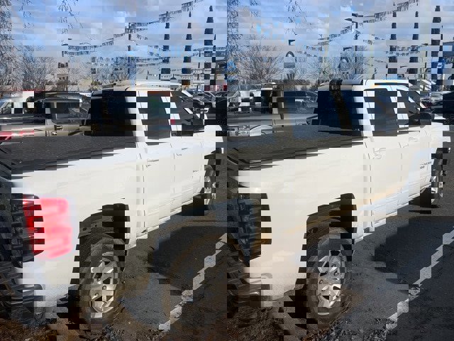 Used 2018 Chevrolet Silverado 1500 LT w/ LT Eassist Package image 4