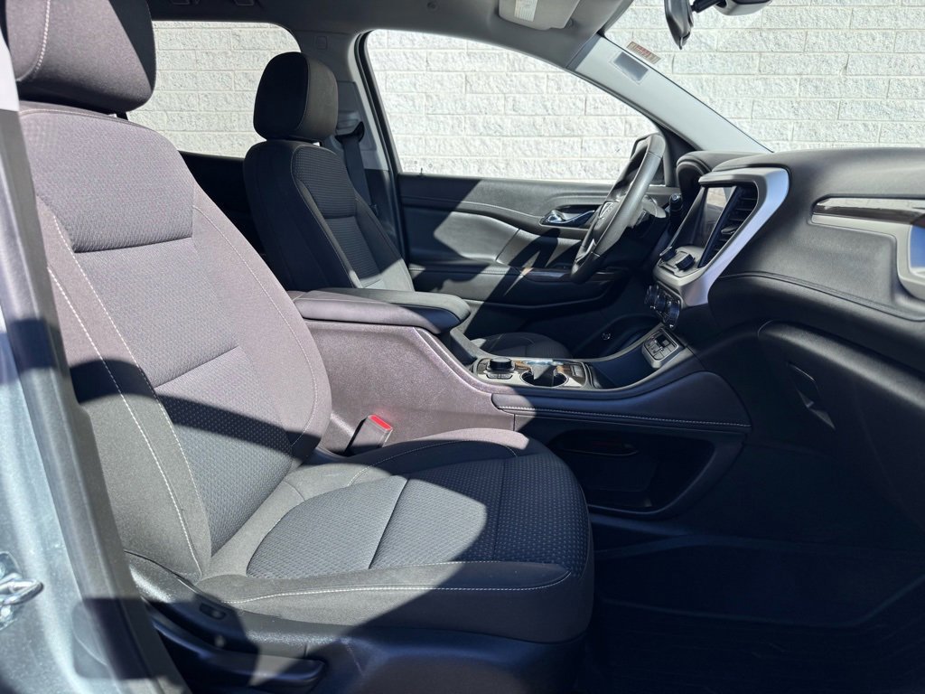Used 2023 GMC Acadia SLE w/ Driver Convenience Package image 17