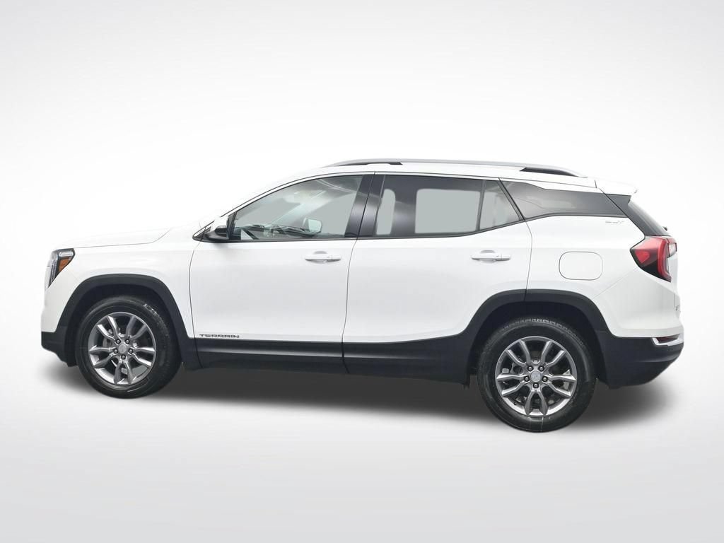 Used 2024 GMC Terrain SLT AWD/4WD image 10