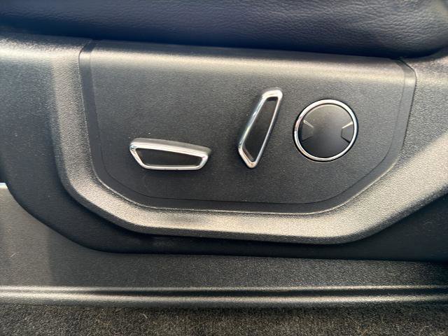 Certified 2017 Ford F350 Lariat w/ Camper Package image 23