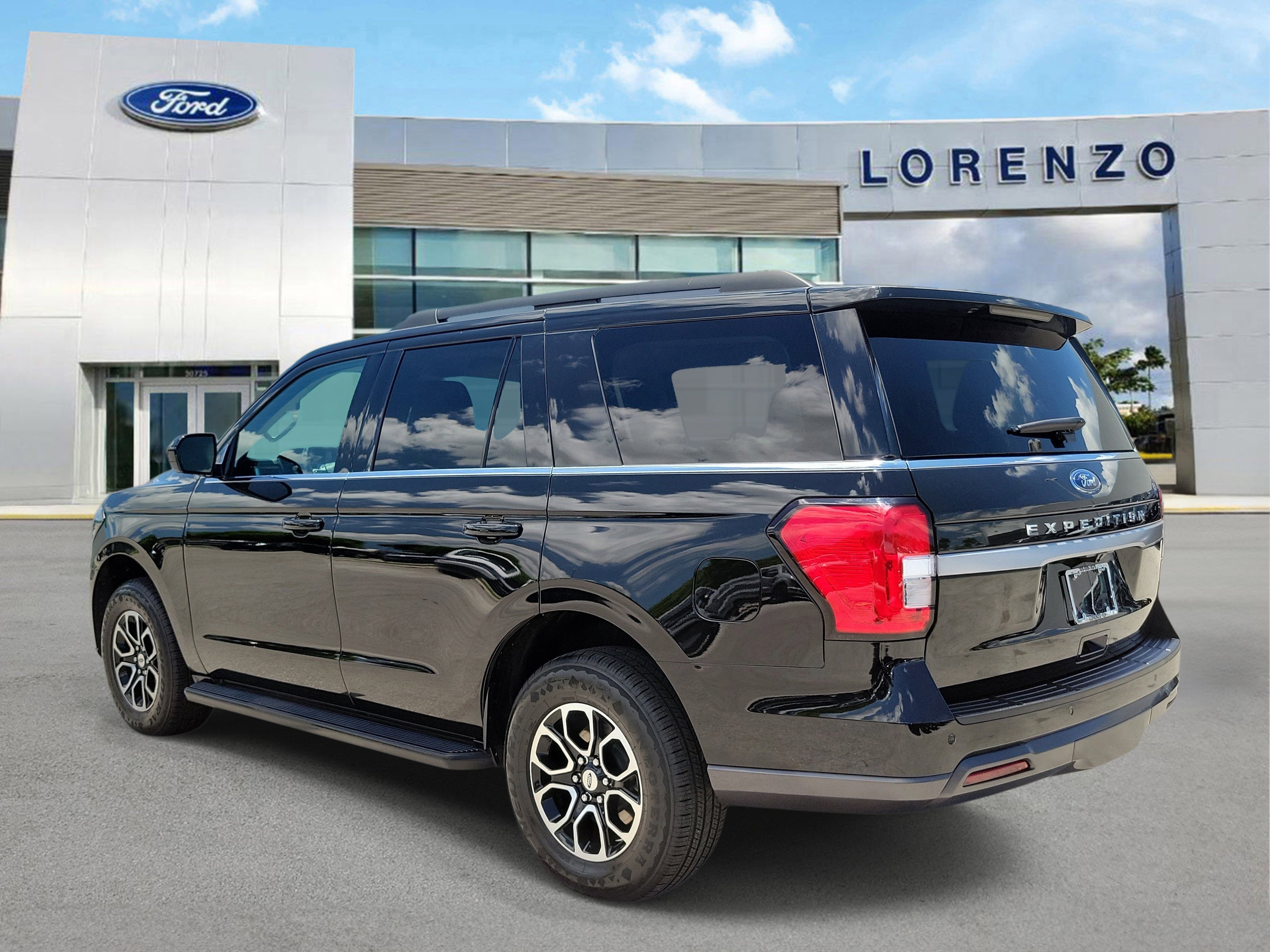 Certified 2023 Ford Expedition XLT RWD image 7