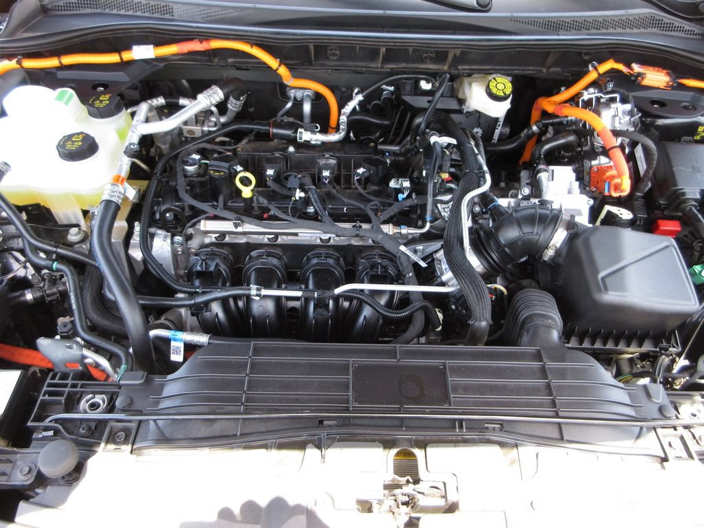 Certified 2025 Ford Escape SE FWD image 27