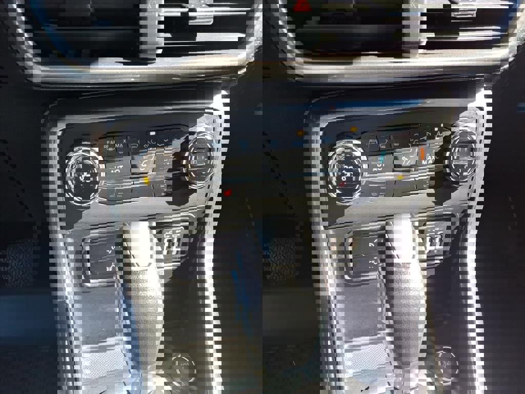 Certified 2022 Ford EcoSport SE image 21