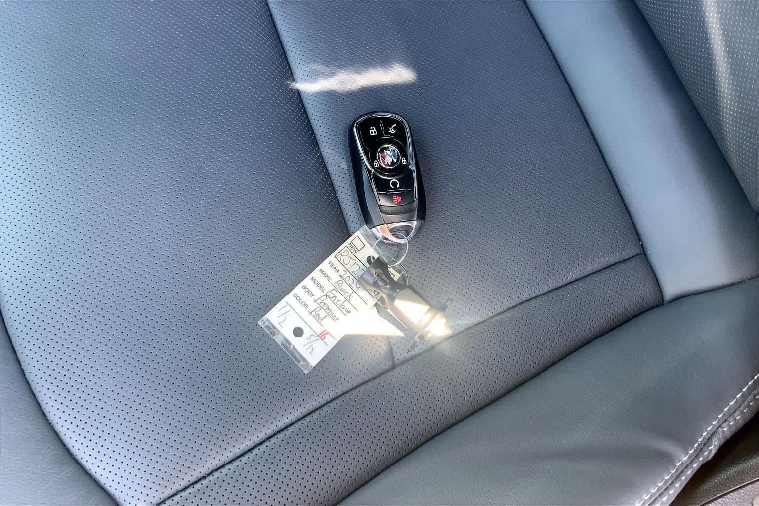Used 2024 Buick Enclave Premium AWD/4WD image 15